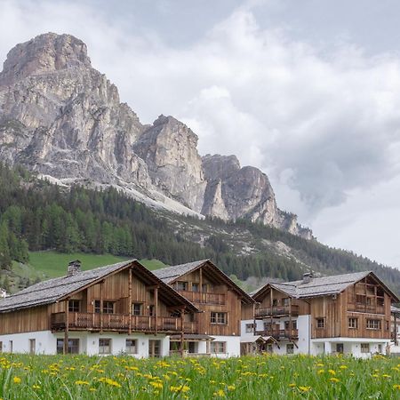 Chalet Ciasa Tino & Sara - Belaval Apartments コルヴァーラ・イン・バディーア エクステリア 写真