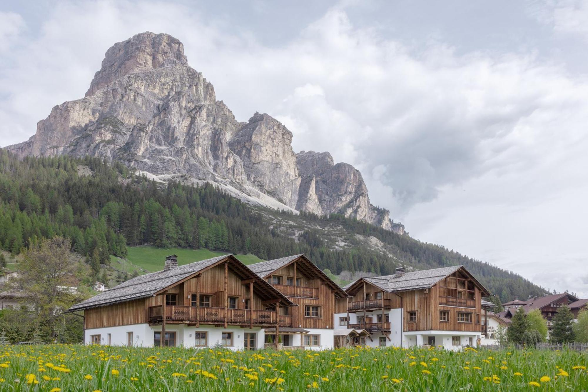 Chalet Ciasa Tino & Sara - Belaval Apartments コルヴァーラ・イン・バディーア エクステリア 写真