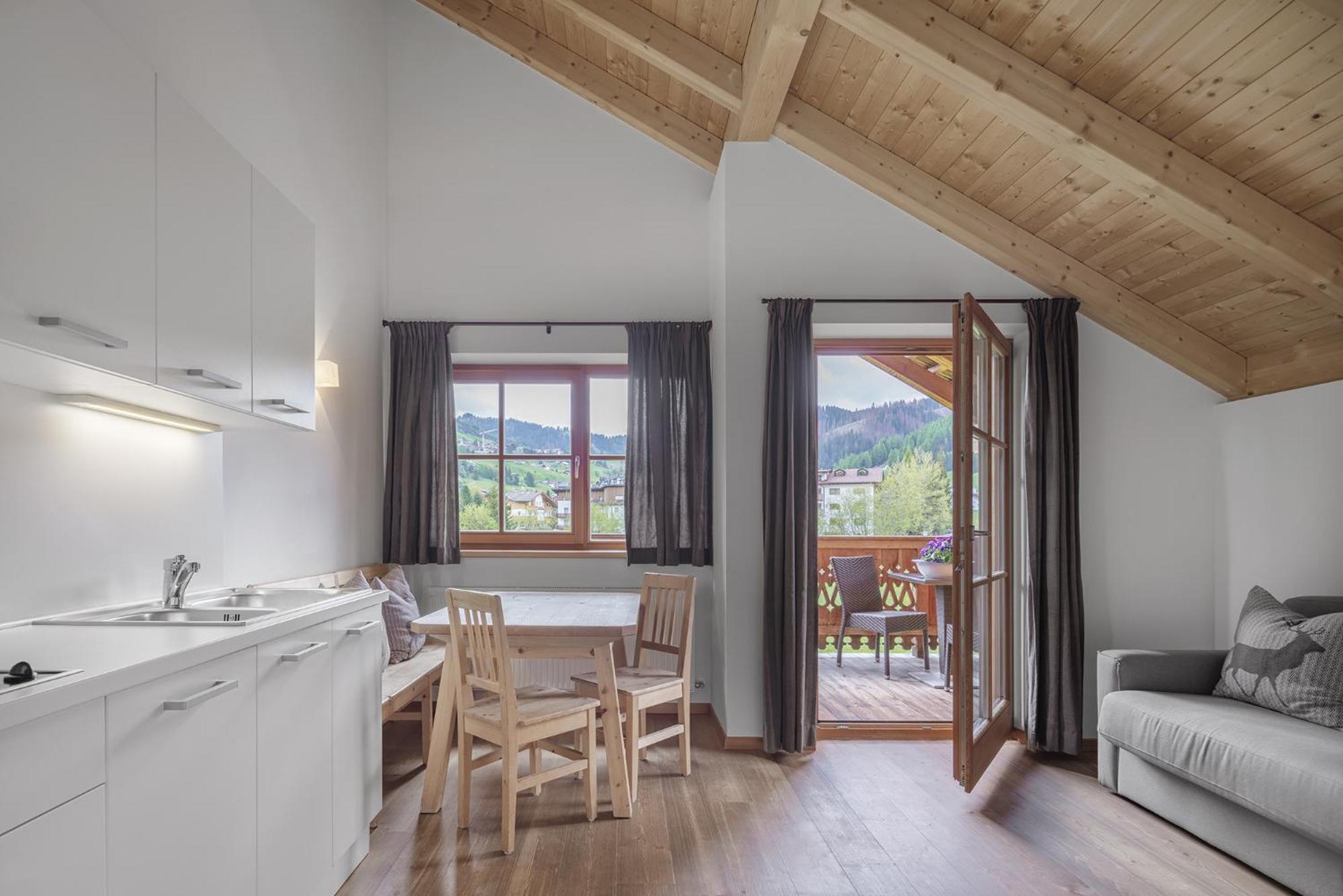Chalet Ciasa Tino & Sara - Belaval Apartments コルヴァーラ・イン・バディーア エクステリア 写真