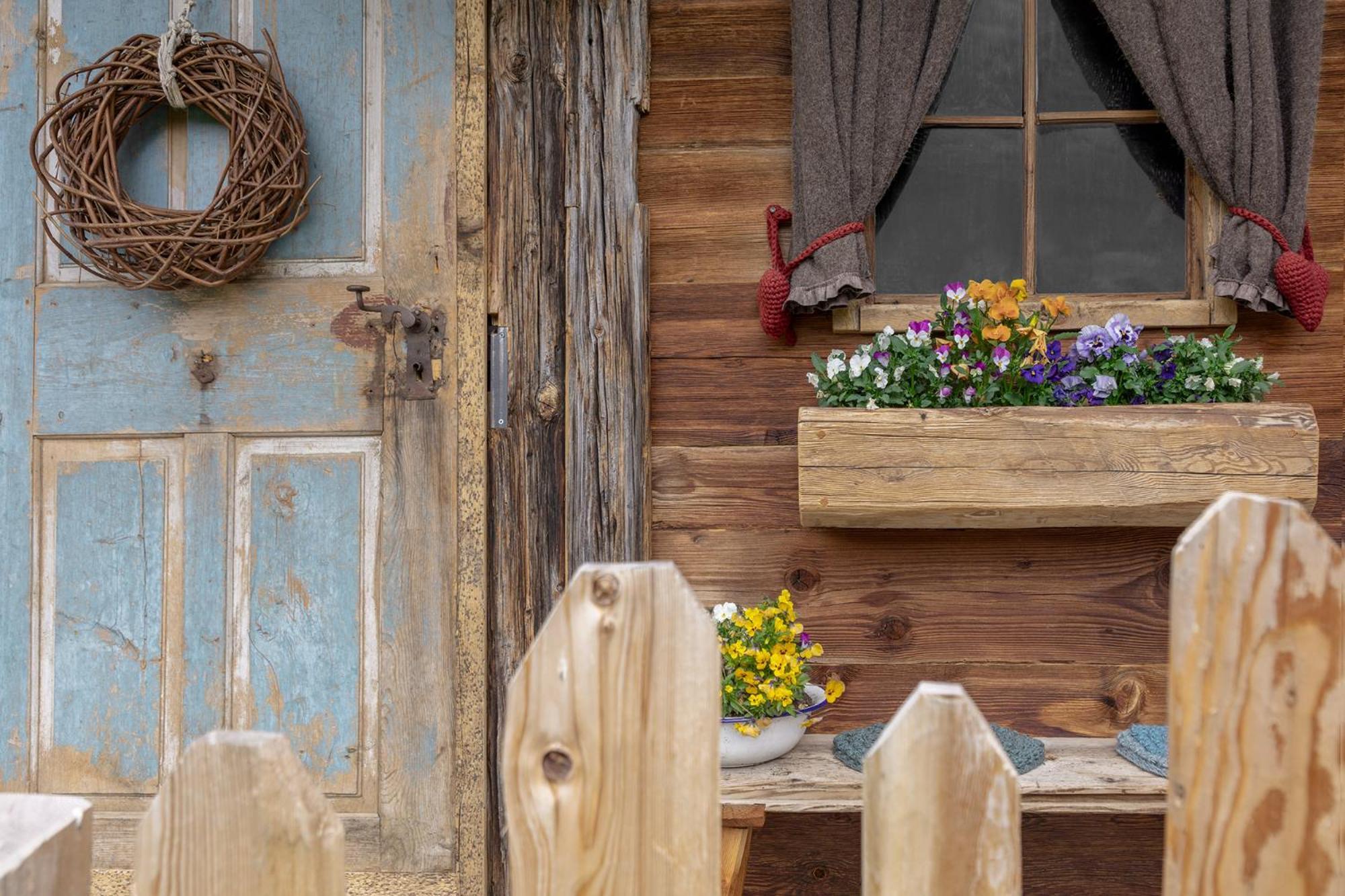 Chalet Ciasa Tino & Sara - Belaval Apartments コルヴァーラ・イン・バディーア エクステリア 写真