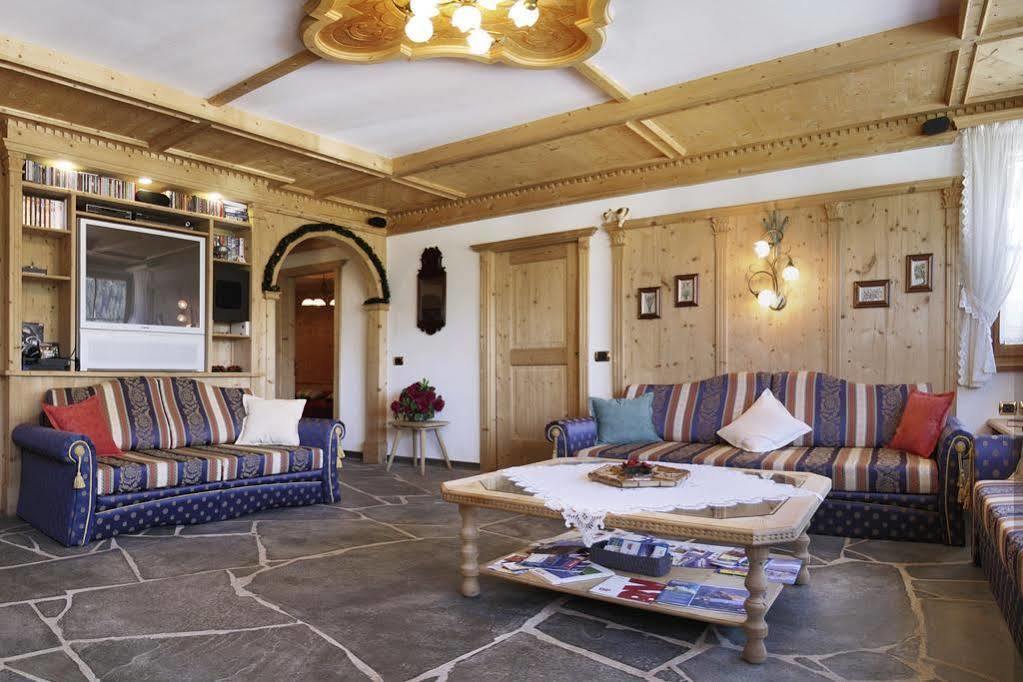 Chalet Ciasa Tino & Sara - Belaval Apartments コルヴァーラ・イン・バディーア エクステリア 写真